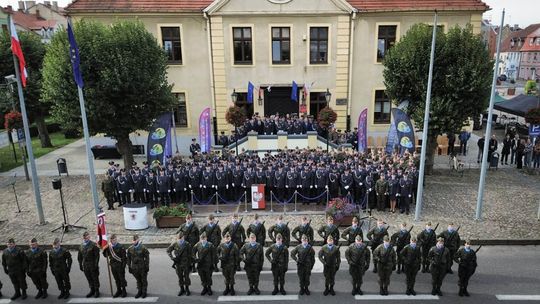 15 lat służby, odpowiedzialności i wierności wojskowej tradycji