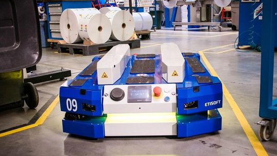 4 rzeczy, które musisz wiedzieć o transporcie palet z pomocą robotów