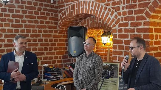 "5 lat Gryfice Magia Miasta" magiczny wernisaż w galerii :BRAMA