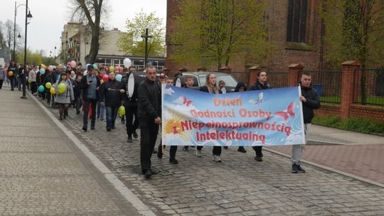 5 maja w Polsce Dzień Godności Osób z Niepełnosprawnością Intelektualną