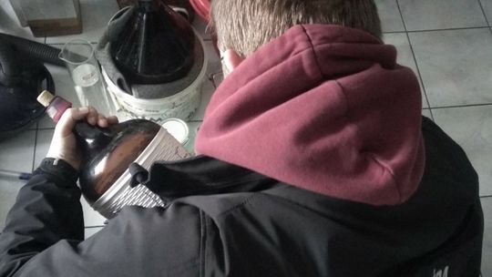 73,5 l nielegalnego alkoholu nie trafi do sprzedaży