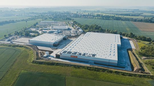 7R wspólnie z EQT Real Estate ukończył pierwszy projekt deweloperski w Czechach – EQT Park Prague North z pozwoleniem na użytkowanie
