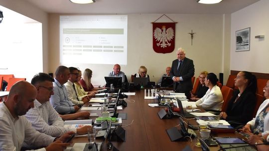 Absolutorium i wotum zaufania dla Wójta Gminy Rewal po wykonaniu budżetu za 2025 rok