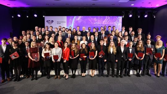 Absolwent nanotechnologii z „Diamentowym Grantem” od ministra