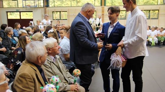 Akademia z okazji Dnia Nauczyciela w SP 1 w Płotach