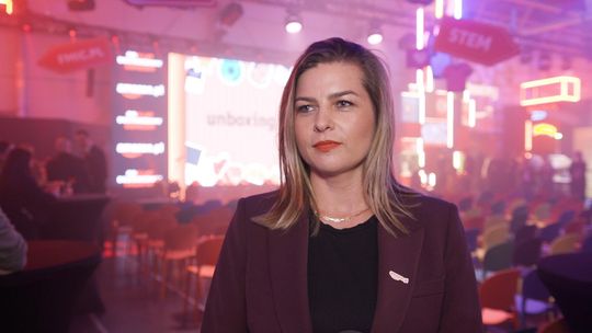 Amazon zapowiada wielomiliardowe inwestycje w Polsce. Skorzystają krajowi e-sprzedawcy Amazon zapowiada wielomiliardowe inwestycje w Polsce. Skorzystają krajowi e-sprzedawcy