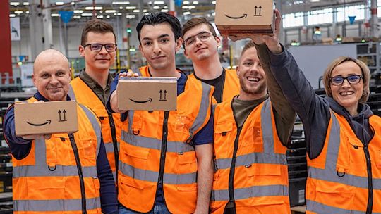 Amazon zatrudni ponad 10 000 pracowników sezonowych w swoich centrach logistycznych w Polsce na okres przedświąteczny