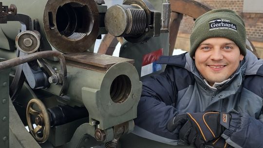 W USA działo zostało wyremontowane- obecnie jest w idealnym stanie. – Najważniejsze, że wszystkie elementy, w tym zamek, mechanizmu poniesienia lufy itd. są oryginalne i sprawne- mówi Piotr Kucharski / na zdjęciu/.