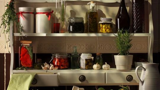 Aromatyczna nalewka z pomarańczy i goździków – magia świąt zamknięta w butelce