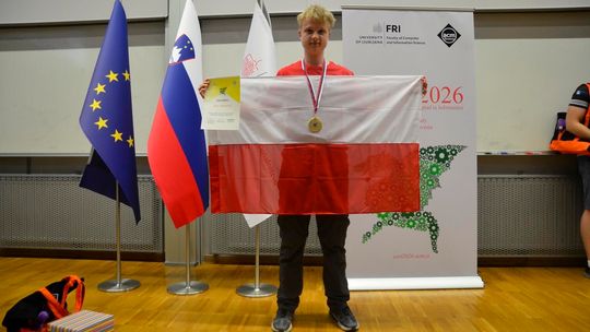 Artur Smoleński z XIV LO im. Stanisława Staszica w Warszawie zwycięzcą Środkowoeuropejskiej Olimpiady Informatycznej. Trzy medale dla Polski