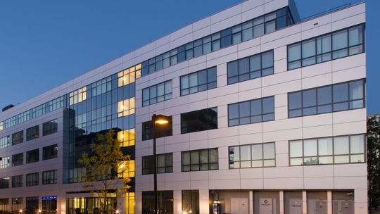 Avison Young doradzał spółce z grupy CPD w sprzedaży biurowca Iris do DL Invest Group