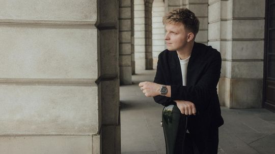 Bach, Chopin i romantyczna gitara. Mateusz Kowalski wystąpi na Zamku