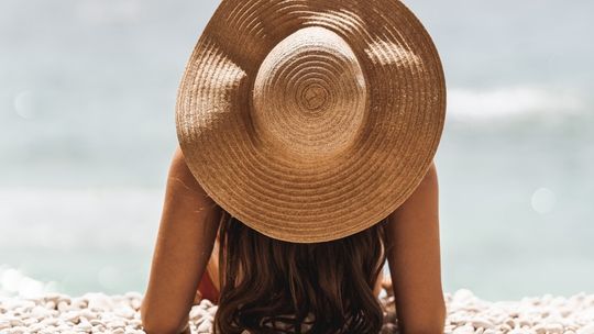 Bezpiecznie na słońcu - Krem, sztyft, mleczko, a może spray do opalania? Czym różnią się kosmetyki do opalania i które sprawdzają się najlepiej w praktyce.