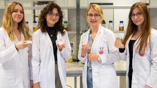 Biodegradowalne przeciwdrobnoustrojowe folie do żywności - od studentek ZUT