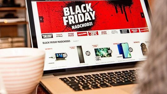 Black Friday nie traci na popularności. Ponad 64% Polaków zapowiada, że będzie „polować” na okazje