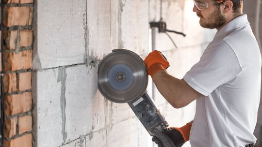 Branża budowlana w Polsce: potrzeba wykwalifikowanych pracowników rośnie