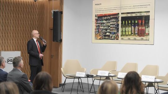 Branża paliwowa prezentuje koncepcję bezwitrynowej sprzedaży alkoholu na stacjach benzynowych