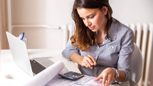 Budowa domu w 2026 roku: okno PILAR odpowiedzią rynku na duże przeszklenia