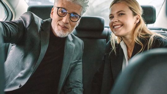 Cenniejsze niż paliwo: jak analiza danych może zwiększyć zyski w branży delivery i taxi?