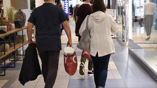 Centra i galerie handlowe na lekkim minusie. Gdyby nie Euro 2024, spadki mogłyby być znacznie większe