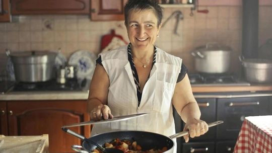 Chrupiące, kolorowe i pełne witamin - jak przyrządzać sierpniowe warzywa?