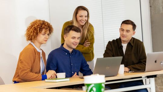 Co sprawia, że ludzie chcą tu pracować? Historia sukcesu Żabki