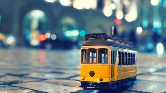 Coraz więcej osób wybiera komunikację miejską. To ważny sygnał dla firm