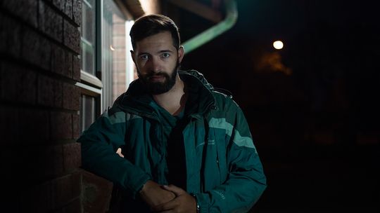 Czy można wybierać kurtki męskie do eleganckich stylizacji? Czy będzie to faux pas?