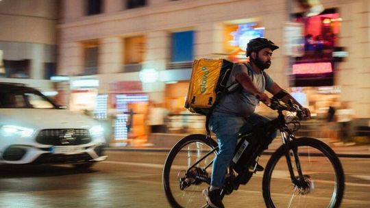 Czy w wyniku unijnych dyrektyw grozi nam monopol na rynku delivery?