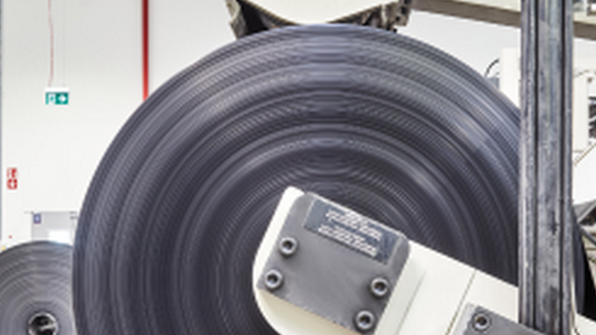 Czy wiesz, jakie testy przechodzą worki na śmieci,  zanim trafią na sklepowe półki?