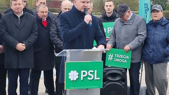 Damian Simiński, lider listy Trzeciej Drogi PSL-Polska2050 Szymona Hołowni do Sejmiku Województwa Zachodniopomorskiego – prezentuje „swoją ekipę”