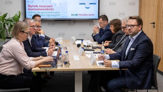 Debata PAP: kto chroni konsumenta przed tymi, którzy obiecują mu pomoc?