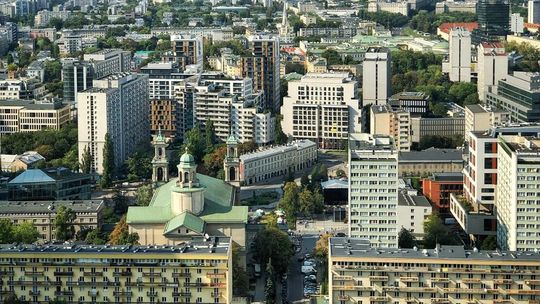 Dlaczego coraz więcej rodzin wybiera centrum zamiast podmiejskiego domu?