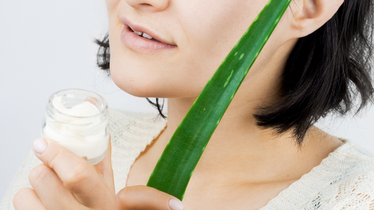 Dlaczego krem do twarzy występuje w wersji na dzień i na noc?