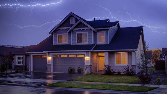 Dlaczego zasilanie awaryjne to najlepsze rozwiązanie, gdy zabraknie prądu?