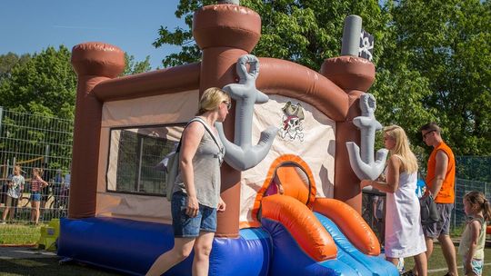 Dmuchane place zabaw w biznesie eventowym – jak wyróżnić się na rynku organizacji imprez?