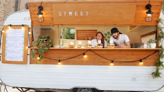 Drewno i sklejka w konstrukcji… samochodu