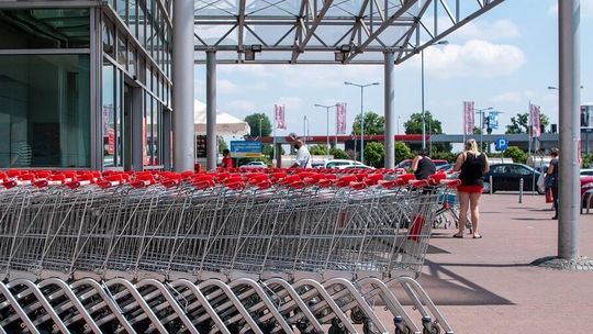 Dyskonty nadal dominują na rynku, lecz inne formaty handlu szybko rosną w siłę