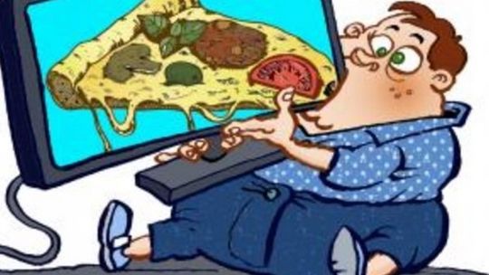 Dzieci na śmieciowym jedzeniu - jak je od niego odwieść?