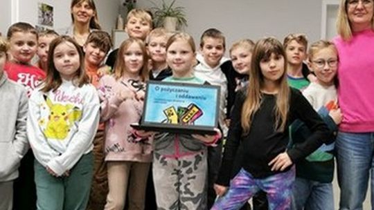 Dzieci napisały książkę dla dzieci. O pożyczaniu i oddawaniu