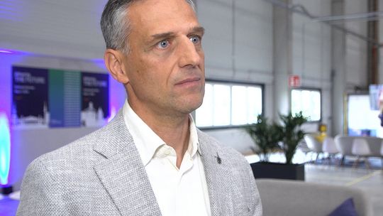 Dzięki sztucznej inteligencji przesyłki mogą trafiać do klientów tego samego dnia.