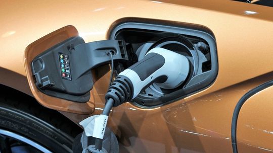 Dzień Baterii. Umożliwiają rozwój technologiczny, ale należy korzystać z nich z umiarem