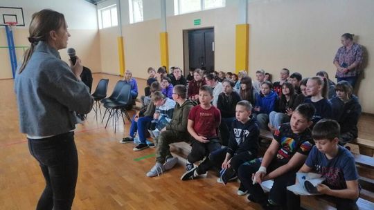 Edukacja  i profilaktyka – listopadowe akcje w Szkole Podstawowej w Modlimowie