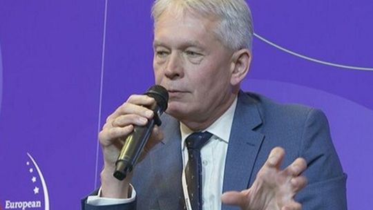 EKG: polskie uczelnie powinny radykalnie zmienić sposób kształcenia