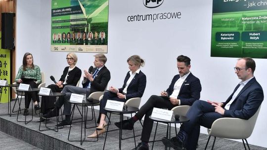 Eksperci: w latach 2022-2024 rosyjska propaganda odpowiadała za większość wpisów o energii i klimacie w Polsce