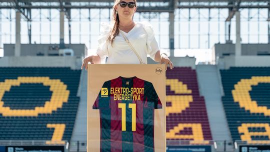 Elektro-Sport w granatowo-bordowej drużynie