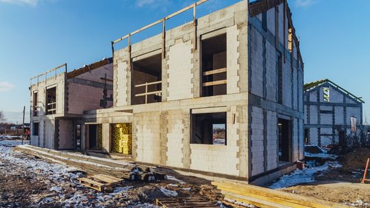 Elewacja budynku – wszystko, co powinieneś o niej wiedzieć, zanim kupisz nowy dom