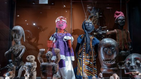 Dzieci magii. Afrykańskie lalki i marionetki.