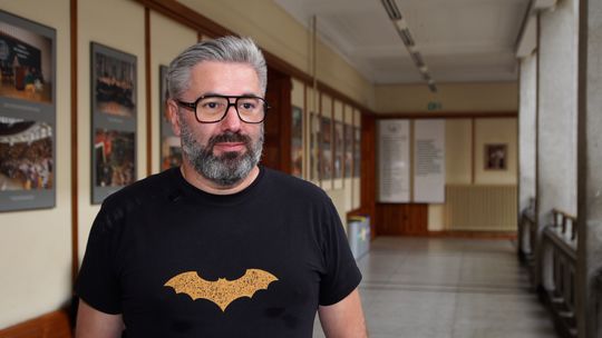 Firmy coraz częściej wymagają kompetencji związanych z AI. Liczy się nie tylko znajomość narzędzi