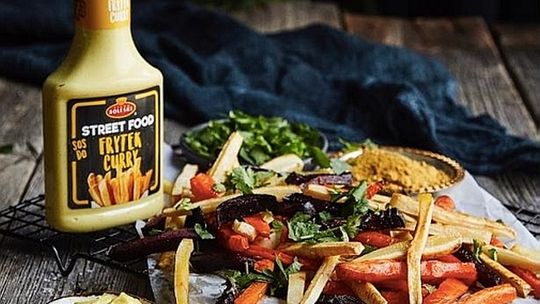 Frytki z warzyw korzeniowych z curry